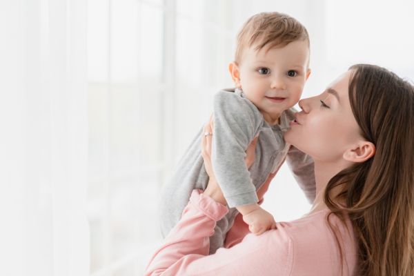 Πότε αρχίζουν τα μωρά να κατανοούν λέξεις; | imommy.gr