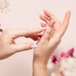 Έχετε μαλακά νύχια; Με αυτά τα tips θα τα κάνετε πιο δυνατά