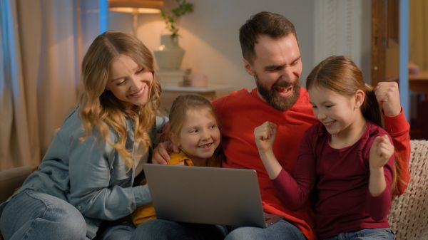 Παιδί: Να το αφήνουμε να μας κερδίζει στα παιχνίδια;