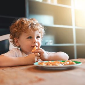 Φαγητό: 5+1 μικρές αλλαγές για ήρεμα και ευχάριστα γεύματα