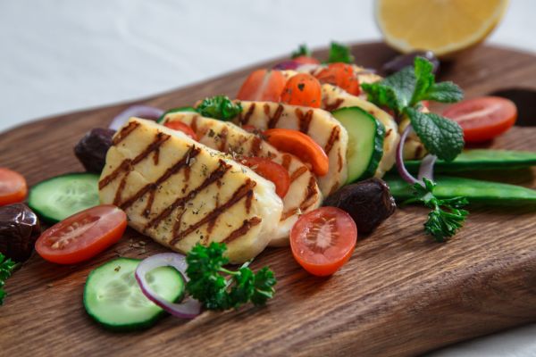 Σαλάτα με ψητό χαλούμι | imommy.gr