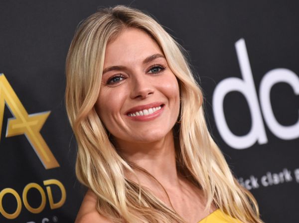 Sienna Miller: Η μητρότητα σε όλες τις φάσεις της ζωής