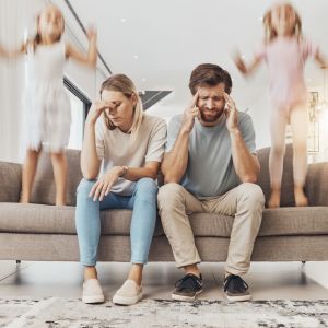 Πώς επηρεάζει το άγχος των γονιών τα παιδιά