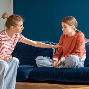 Εφηβεία: Τι να κάνετε όταν το παιδί σας απομακρύνεται;