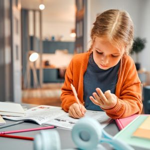 Μαθηματικά: Τα κορίτσια ή τα αγόρια τα πάνε καλύτερα;