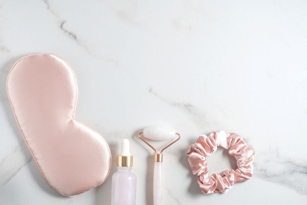 Skincare: Πώς θα φαίνεστε λιγότερο κουρασμένες με 3 απλά βήματα | imommy.gr