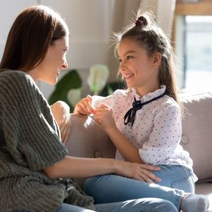 Overparenting: Μήπως το… παρακάνουν οι σημερινοί γονείς;