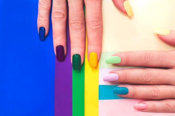 Νύχια: Αυτοί είναι οι πιο μοδάτοι συνδυασμοί χρωμάτων στο μανικιούρ για το 2026 | imommy.gr