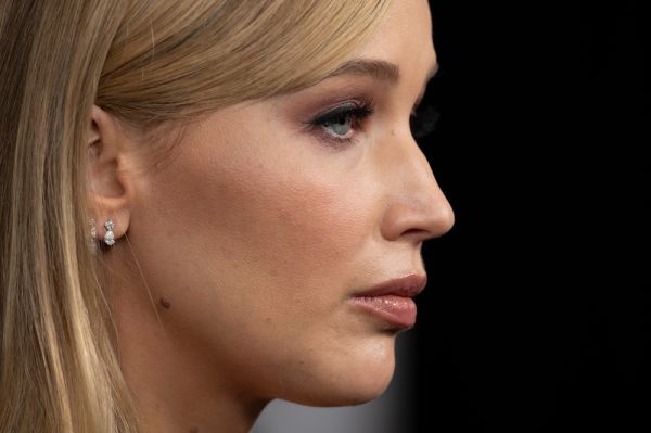 Τζένιφερ Λόρενς: Έχει παράπονα από την Έμα Στόουν; | imommy.gr