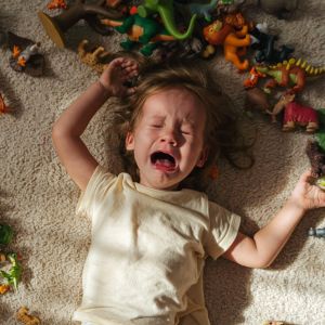 Tantrums: Γιατί φαίνονται σαν ατελείωτες «καταιγίδες»;