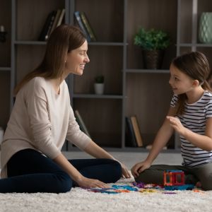 Γονείς: Πόσο «συγχρονισμένοι» πρέπει να είστε με τις ανάγκες του παιδιού σας;