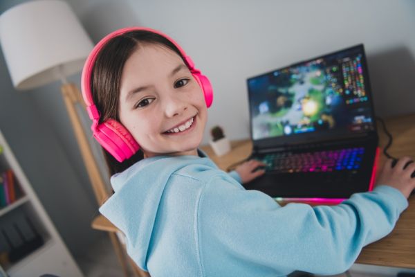 Online gaming: 5 tips για να μην αγχώνεστε όταν παίζουν στο διαδίκτυο | imommy.gr