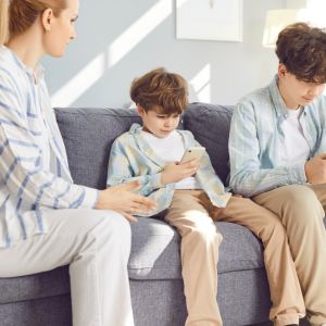 Μια μικρή οθόνη μεγαλώνει το χάσμα ανάμεσα σε γονείς και παιδιά