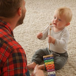 Μουσική: Μπορεί να βοηθήσει στη γλωσσική ανάπτυξη του μωρού σας