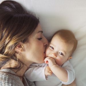 Nέα μαμά: Η αϋπνία σας εξαντλεί; Αντιμετωπίστε την άμεσα