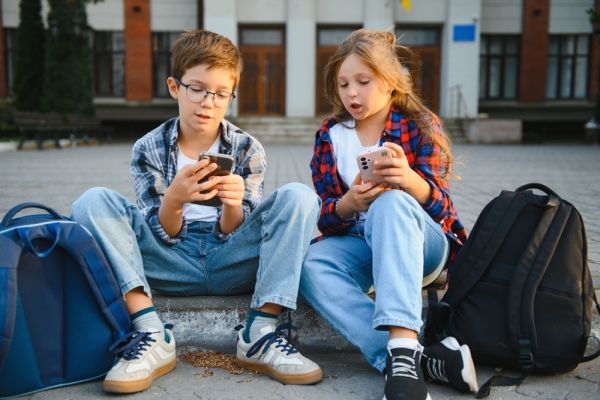 Ελλάδα: Θα απαγορευτούν τα social media για παιδιά κάτω των 15; | imommy.gr