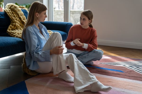 Reflective parenting: Τι είναι και πώς μπορεί να βοηθήσει τη σχέση με το παιδί σας; | imommy.gr