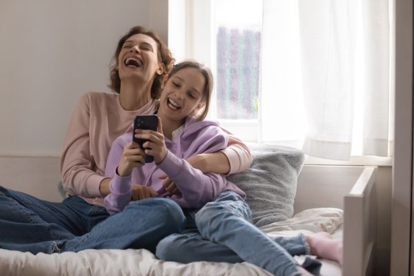 Σχέση μαμάς-κόρης: Μην γίνετε όπως στη σειρά «Gilmore Girls»