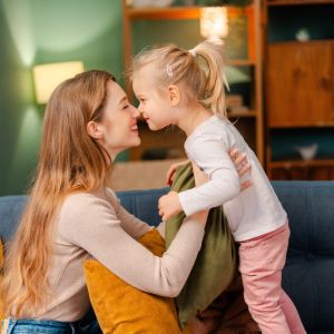 5 συνήθειες των γονιών που μεγαλώνουν ικανά και δυνατά παιδιά