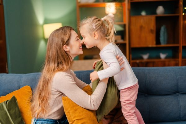 5 συνήθειες των γονιών που μεγαλώνουν ικανά και δυνατά παιδιά