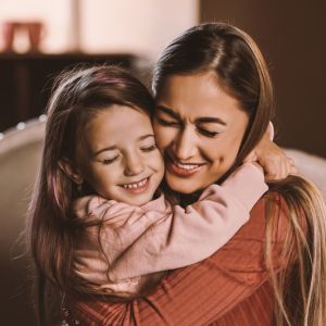 Αγάπη: 8 τρόποι να τη δείχνουμε στο παιδί μας