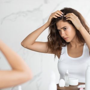 Τι συμβαίνει στα μαλλιά στην εγκυμοσύνη και μετά τον τοκετό;