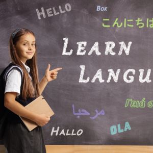 Γιατί ποτέ δεν είναι πολύ νωρίς ή πολύ αργά για να μάθει ένα παιδί μια νέα γλώσσα