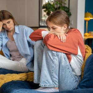 Στρες: Τι συνήθειες έχει ο έφηβος, όταν ο γονιός αγχώνεται;