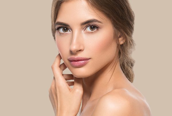 Halo lips: Το τρικ που υιοθετούν όλες οι stars για πιο σαρκώδη χείλη | imommy.gr