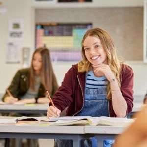 Πρωινό ξύπνημα: Πότε αποδίδουν καλύτερα οι έφηβοι στο σχολείο;