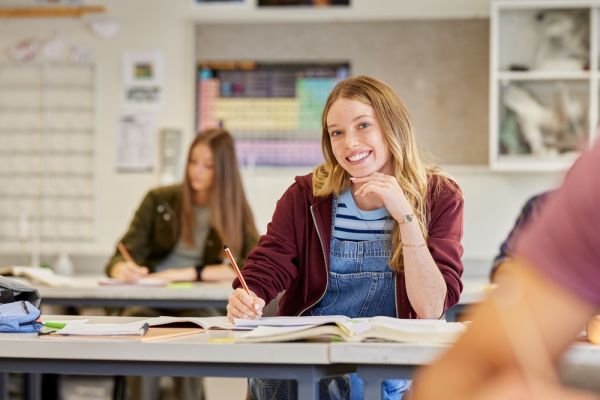 Πρωινό ξύπνημα: Πότε αποδίδουν καλύτερα οι έφηβοι στο σχολείο;