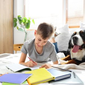 Το τρικ που πείθει τα παιδιά να κάνουν τα μαθήματά τους χωρίς γκρίνια