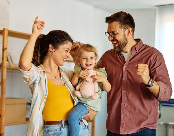 Ποια είναι τα βασικά στυλ γονεϊκότητας και πώς επηρεάζουν την ανάπτυξη των παιδιών;