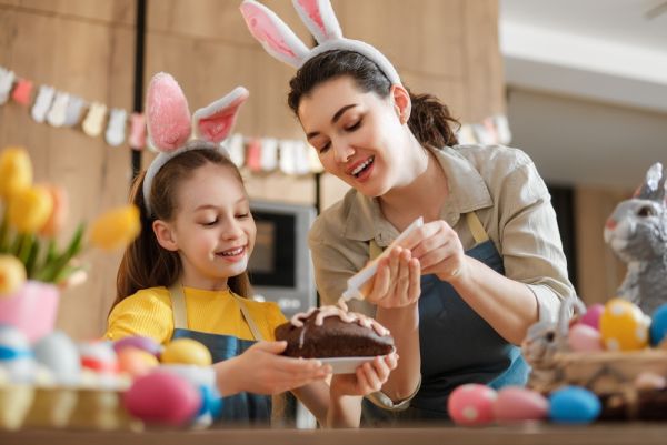 Πάσχα στην κουζίνα μαζί με τα παιδιά: 5 απλές και διασκεδαστικές συνταγές