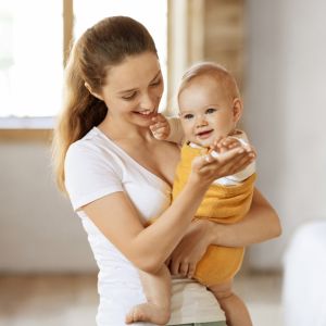 Τι μπορεί να δείχνει το ζώδιό σας για τον τρόπο που μεγαλώνετε τα παιδιά σας;