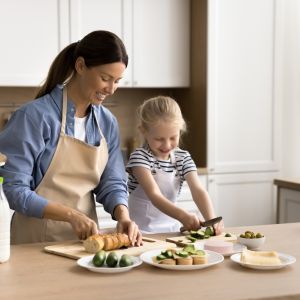 Ανακωχή στο βραδινό: Τέρμα οι μάχες στο τραπέζι