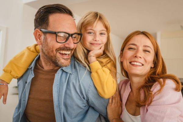 Το παιδί χρειάζεται χαρούμενους γονείς, όχι εξαντλημένους ήρωες