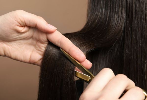 Έχετε πυκνά μαλλιά; Αυτά είναι τα ιδανικά κουρέματα για εσάς | imommy.gr