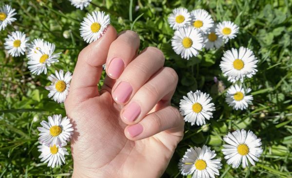 5 ανοιξιάτικα μανικιούρ που είναι έρωτας με την πρώτη ματιά | imommy.gr