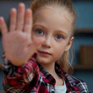 Τι θέλει πραγματικά να μας πει ένα “δύσκολο” παιδί;