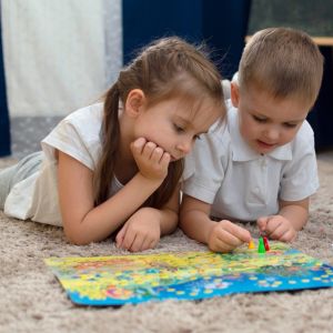 Μπορούν τα επιτραπέζια να ενισχύσουν τις μαθηματικές δεξιότητες των παιδιών;