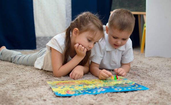 Μπορούν τα επιτραπέζια να ενισχύσουν τις μαθηματικές δεξιότητες των παιδιών;