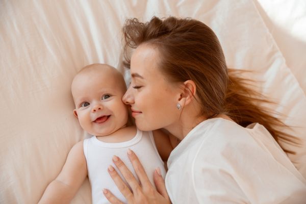 Από το πρωί ως το βράδυ: Πώς να βρείτε νέους ρυθμούς μετά τον τοκετό | imommy.gr