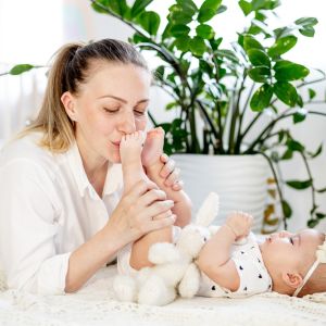 Μετά τον τοκετό: Το 5λεπτο «reset» για λιγότερο πόνο στη μέση & την πλάτη