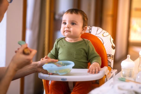 «Νταντάδες της γειτονιάς»: Τη Δευτέρα ανοίγουν οι αιτήσεις – Ποιοι μπορούν να συμμετέχουν | imommy.gr