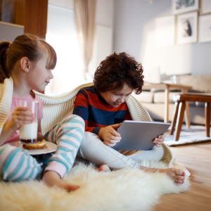 Ψηφιακή παιδική ηλικία: Πώς αλλάζει ο τρόπος που μεγαλώνουν τα παιδιά;