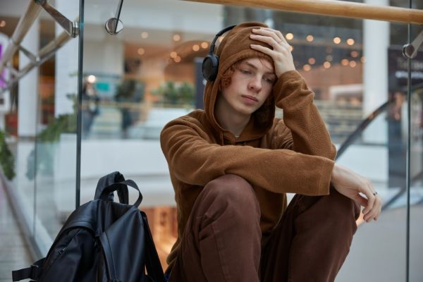 Σιωπηλή πανδημία: Η κατάρρευση της ψυχικής υγείας των εφήβων | imommy.gr