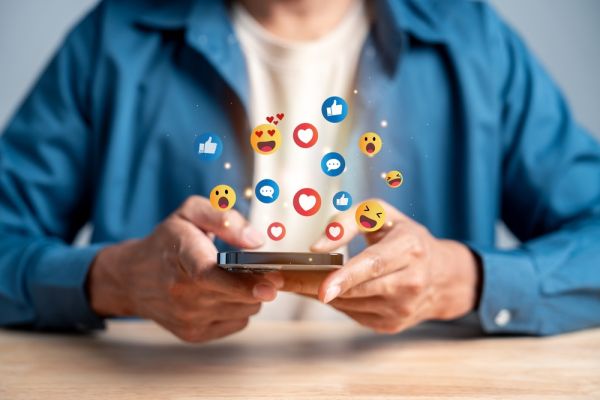 «Ban» για τους κάτω των 15: Πώς θα εφαρμοστεί ο «κόφτης» των social media | imommy.gr