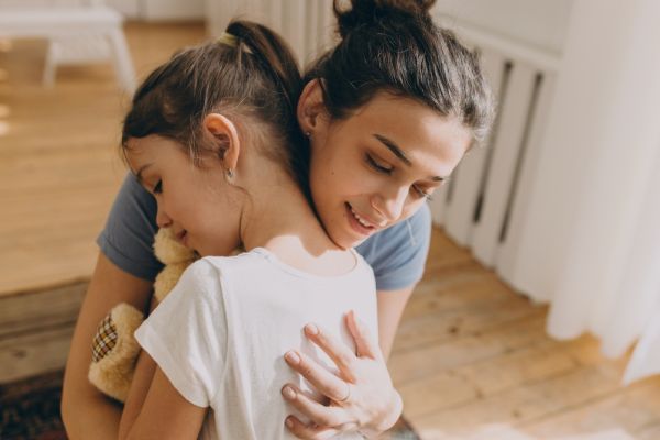 Soft parenting: Η καθοριστική διαφορά από το gentle parenting | imommy.gr