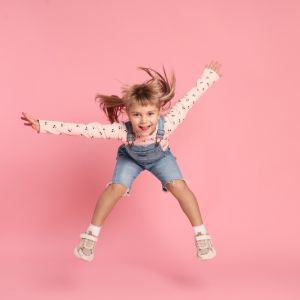 Μικρά μυστικά για χαρούμενα παιδιά: Τι λέει η επιστήμη